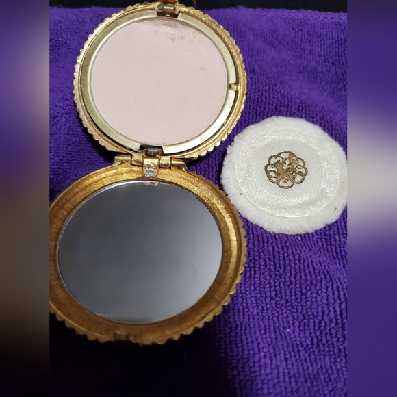 Vintage 60's Powder Compact - Picture 4 of 7